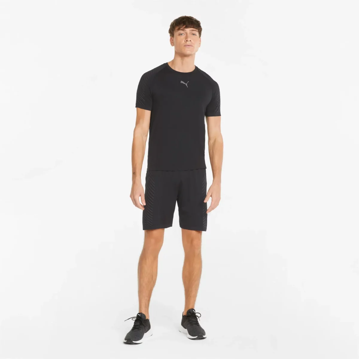 Puma Formknit Seamless 7" shorts svart helfigur