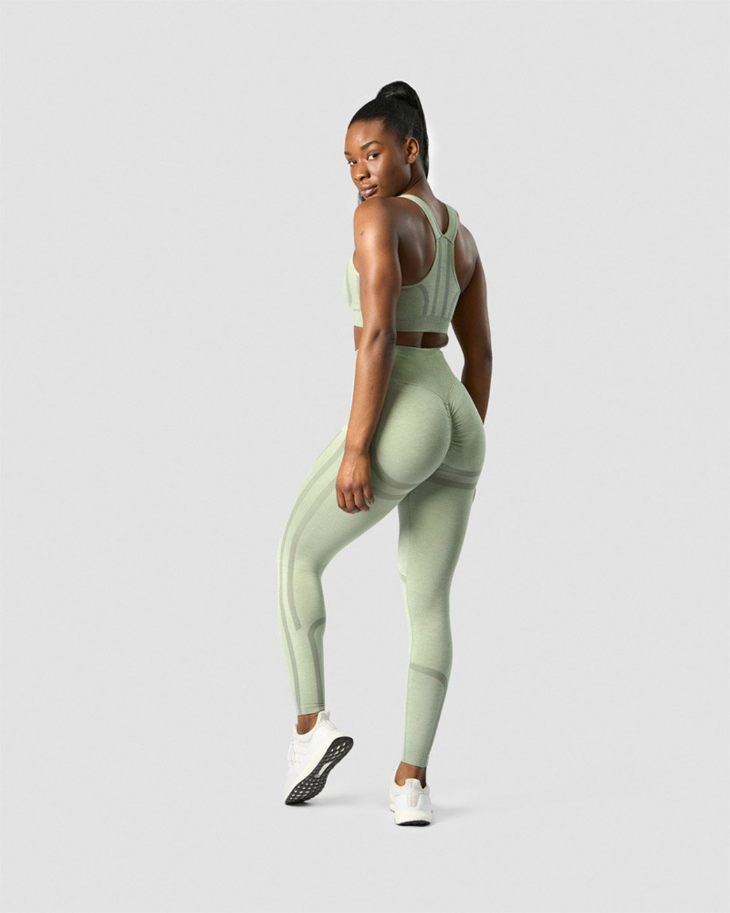 https://duds.no/wp-content/uploads/2023/06/iciw-rush-seamless-tights-green-1-optimized.jpg